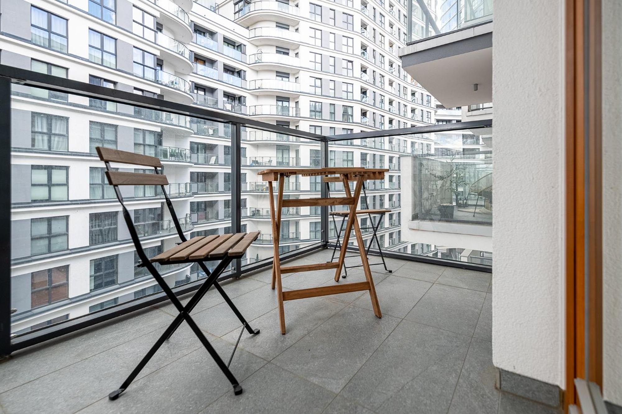 Rentplanet - Apartamenty Kasprzaka Varsovia Exterior foto