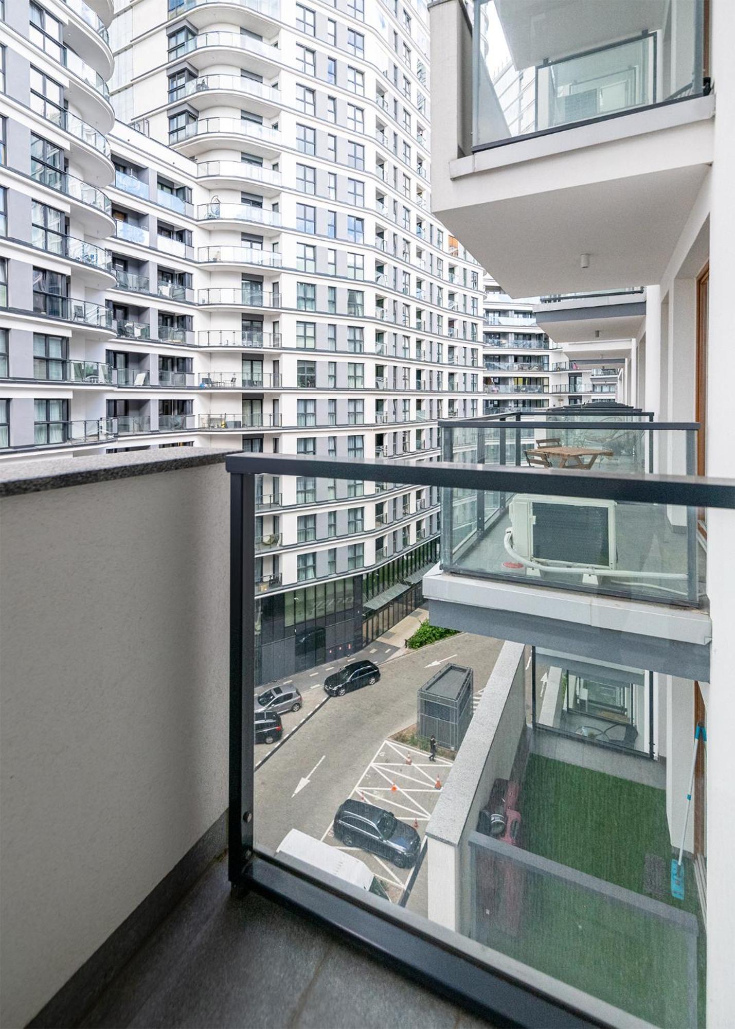 Rentplanet - Apartamenty Kasprzaka Varsovia Exterior foto